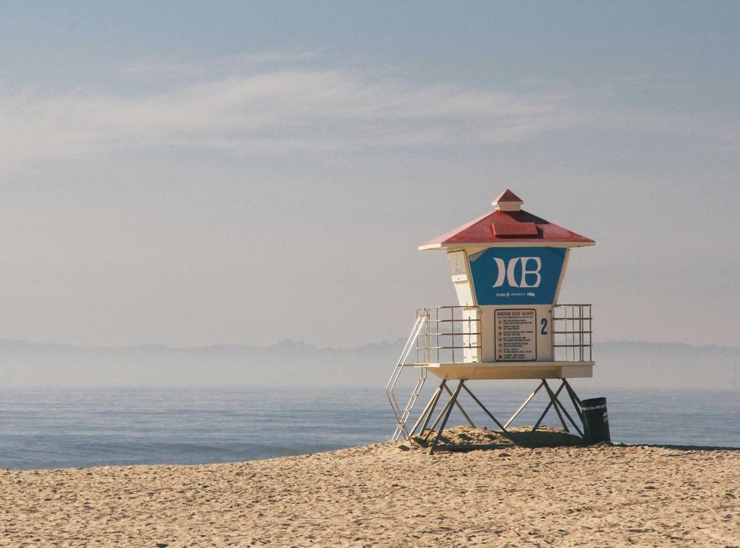 Posing Naturally: Movement and Interaction with the Environment